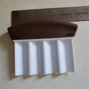 Brownie and Treat Cutter - Wilton